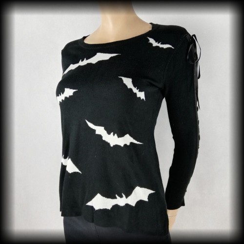 Sweter Banned S nietoperze goth punk.jpg