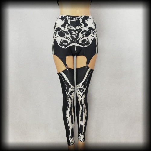 Legginsy goth szieletor S klamry.jpg