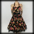 Sukienka Pin Up Lindy Bop XSS czarna w kwiaty.jpg