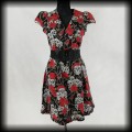 Sukienka Criminal Damage L czaszki i róże.jpg