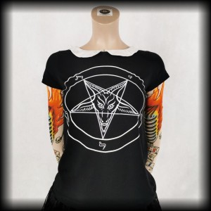 Bluzka pentagram S z białym kołnierzykiem