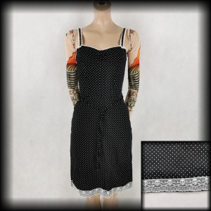 Sukienka Rock Steady S ołówkowa w groszki i czaszki