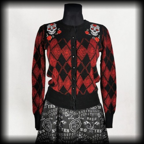 Sweterek Voodoo Vixen S romby i czaszki.jpg