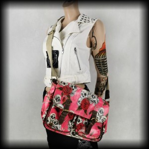 Torba listonoszka różwa w czachy i róże