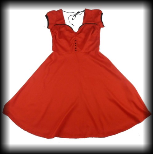 Sukienka Retro Lindy Bop XL czerwona rozkloszowana.jpg