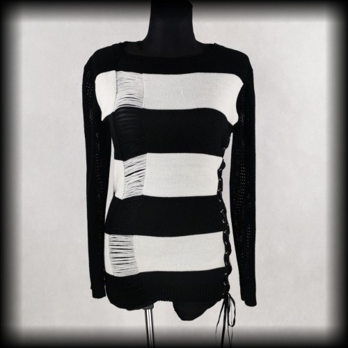 Sweter goth punk SM Heartless biało czarny.jpg