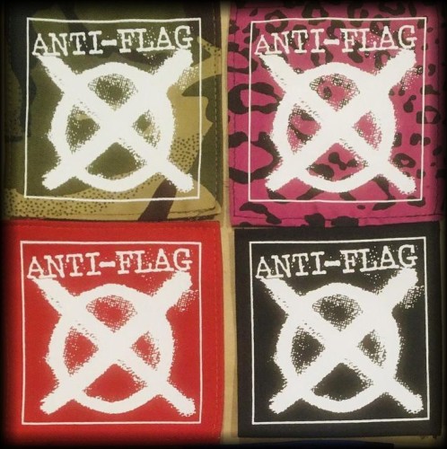 Naszywka ANTI FLAG kolory.jpg