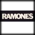 Naszywka Ramones napis kolory black.jpg