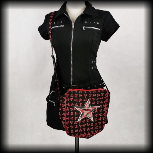 Torebka w czaszki z gwiazdą punk alternative.jpg