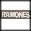Naszywka Ramones napis kolory grey.jpg