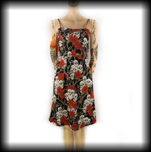 Sukienka w czaszki i róże S Black Roses