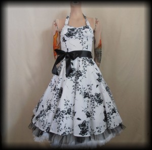 Sukienka Pin Up Hearts & Roses r.XS biało czarna w kwiaty