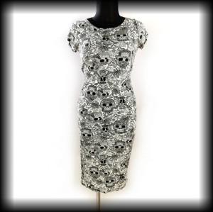 Sukienka w czaszki L/XL czarno biała