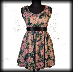 Sukienka Retro Hearts & Roses XXL z kołnierzykiem w kwiaty