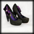 Buty szpilki Babycham rozparowane lewy 37, prawy 36.jpg