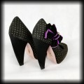 Buty szpilki Babycham rozparowane lewy 37, prawy 363.jpg