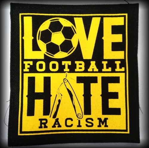Naszywka Love Football Hate Racism.jpg