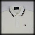Polo Fred Perry XS białe z bordowo granatową lamówką2.jpg