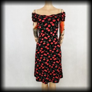 Sukienka Pin Up S King Louie w wisienki