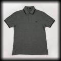 Polo Fred Perry S szare z czarną lamówką.jpg
